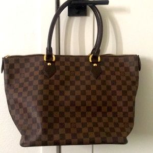 AUTHENTIC Louis Vuitton Saleya Damier bag and dust bag